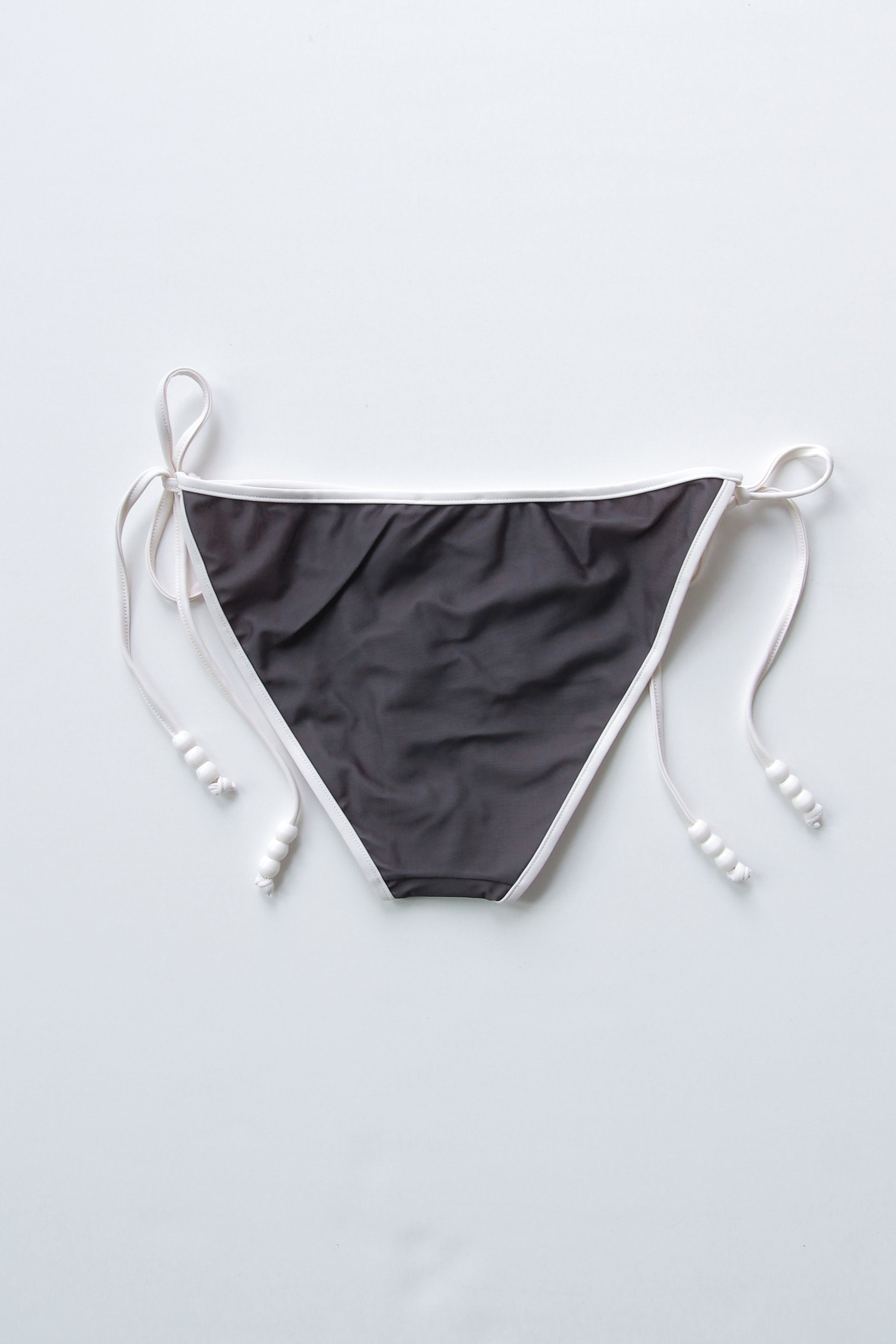 Daphne Bottom, Brown