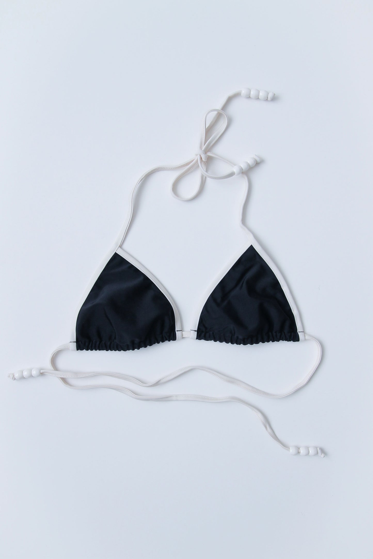 Daphne Top, Ebony