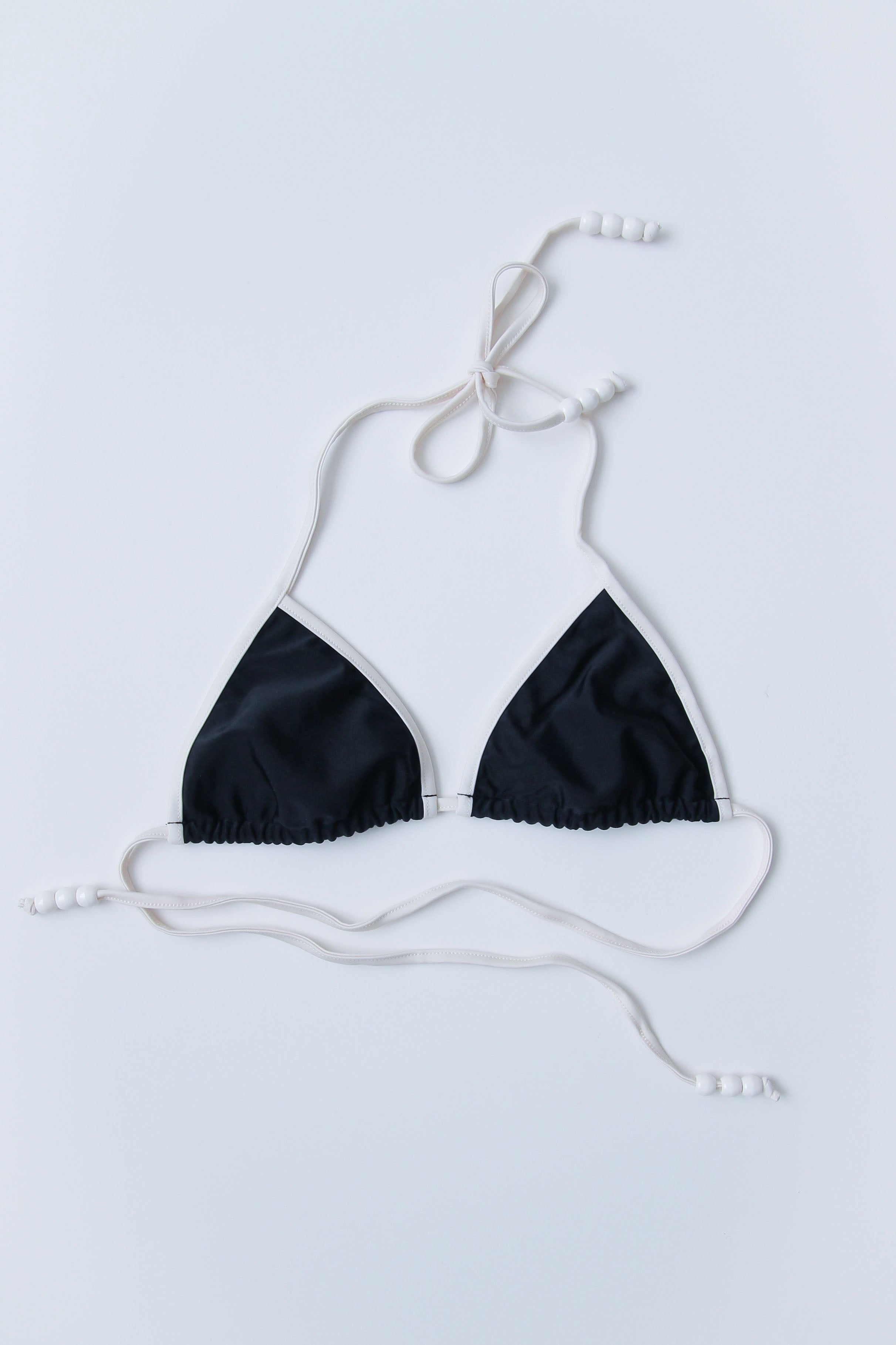 Daphne Top, Ebony