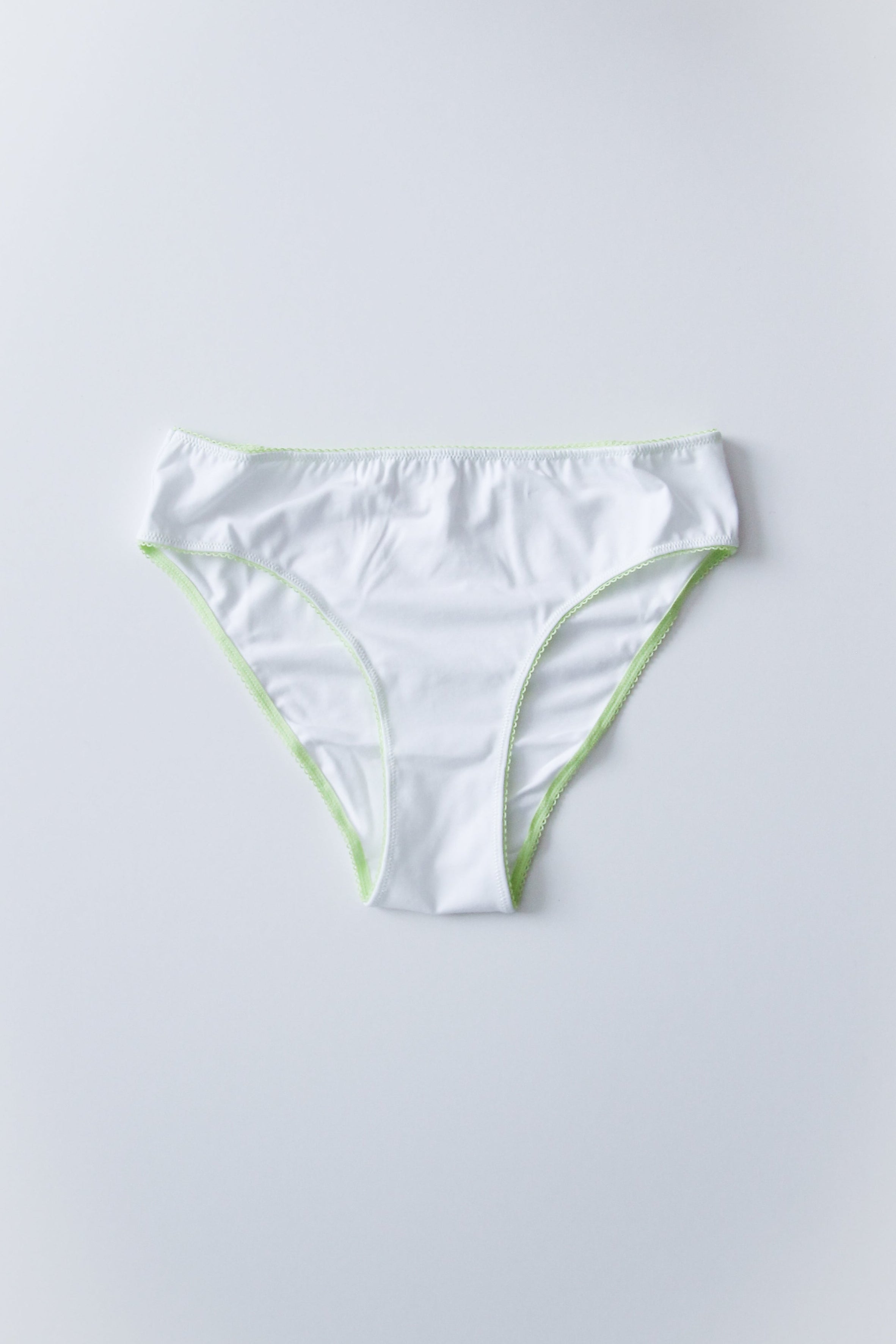 Alma Undies, White
